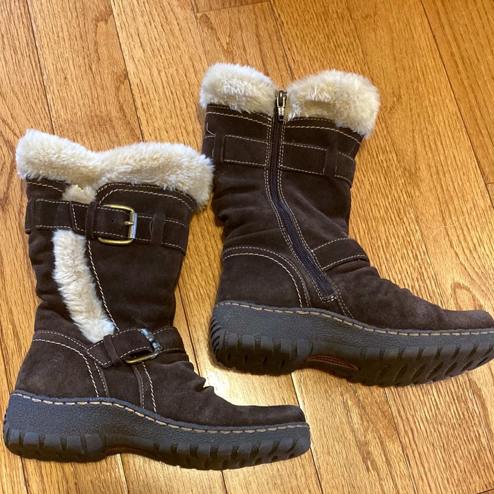 BareTraps boots size 6